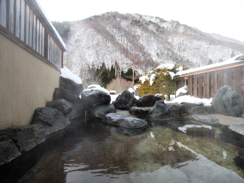 Hotel Konji Ryokan Takayama  Exterior foto